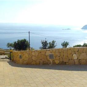 9 Bedroom Villa with Pool and Sea Views in Cavtat, sleeps 18